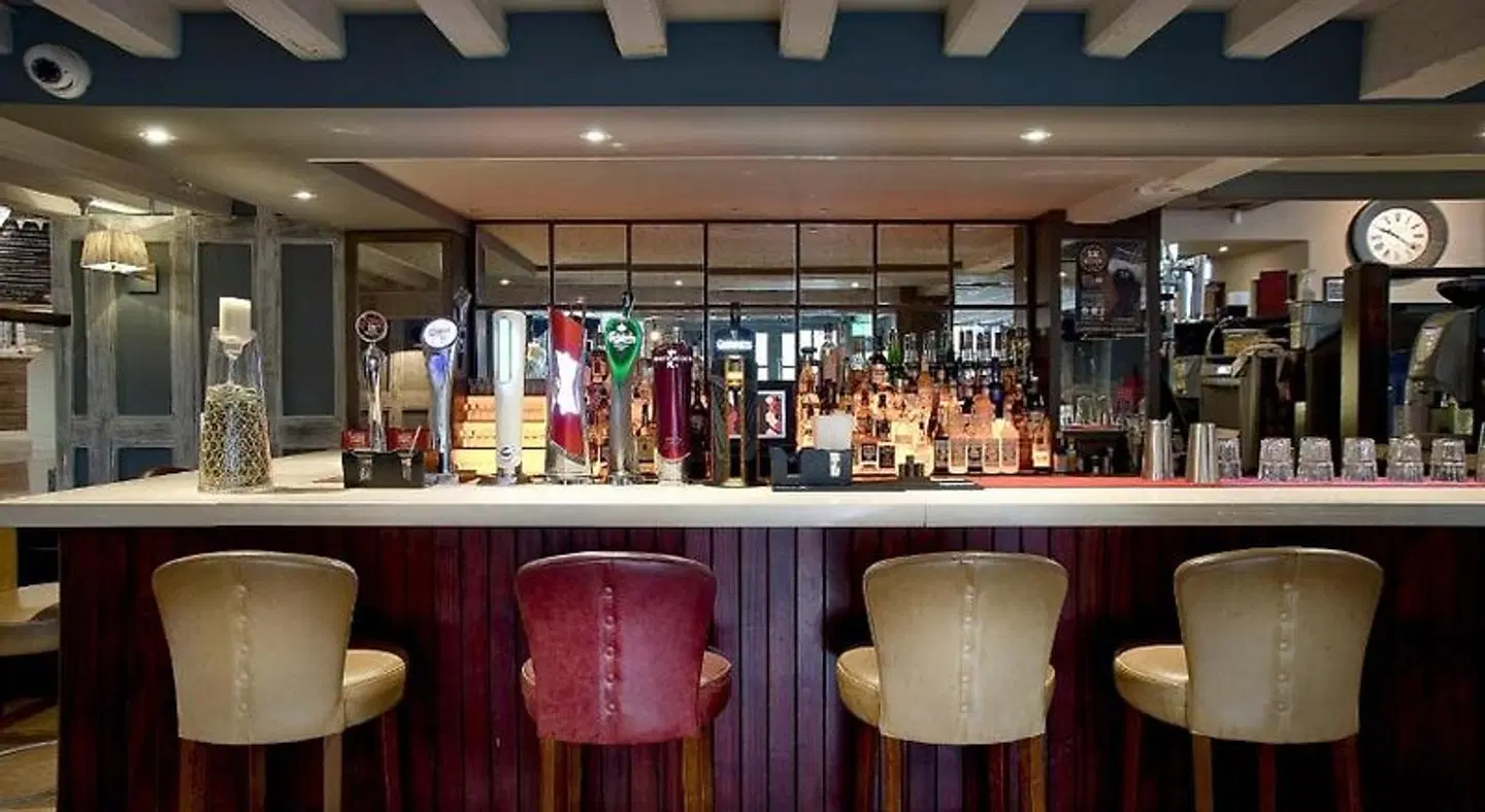 Dinn Rí Hotel Bar