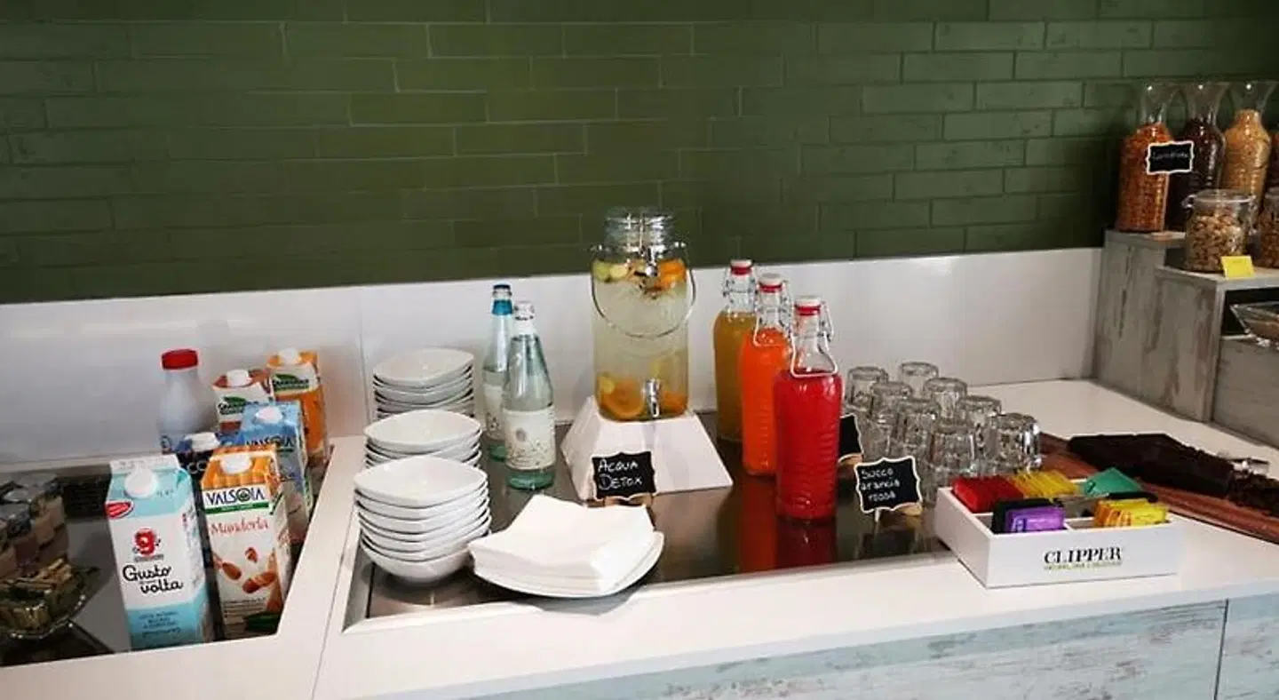 YOUMAMI Suite Hotel Restaurant