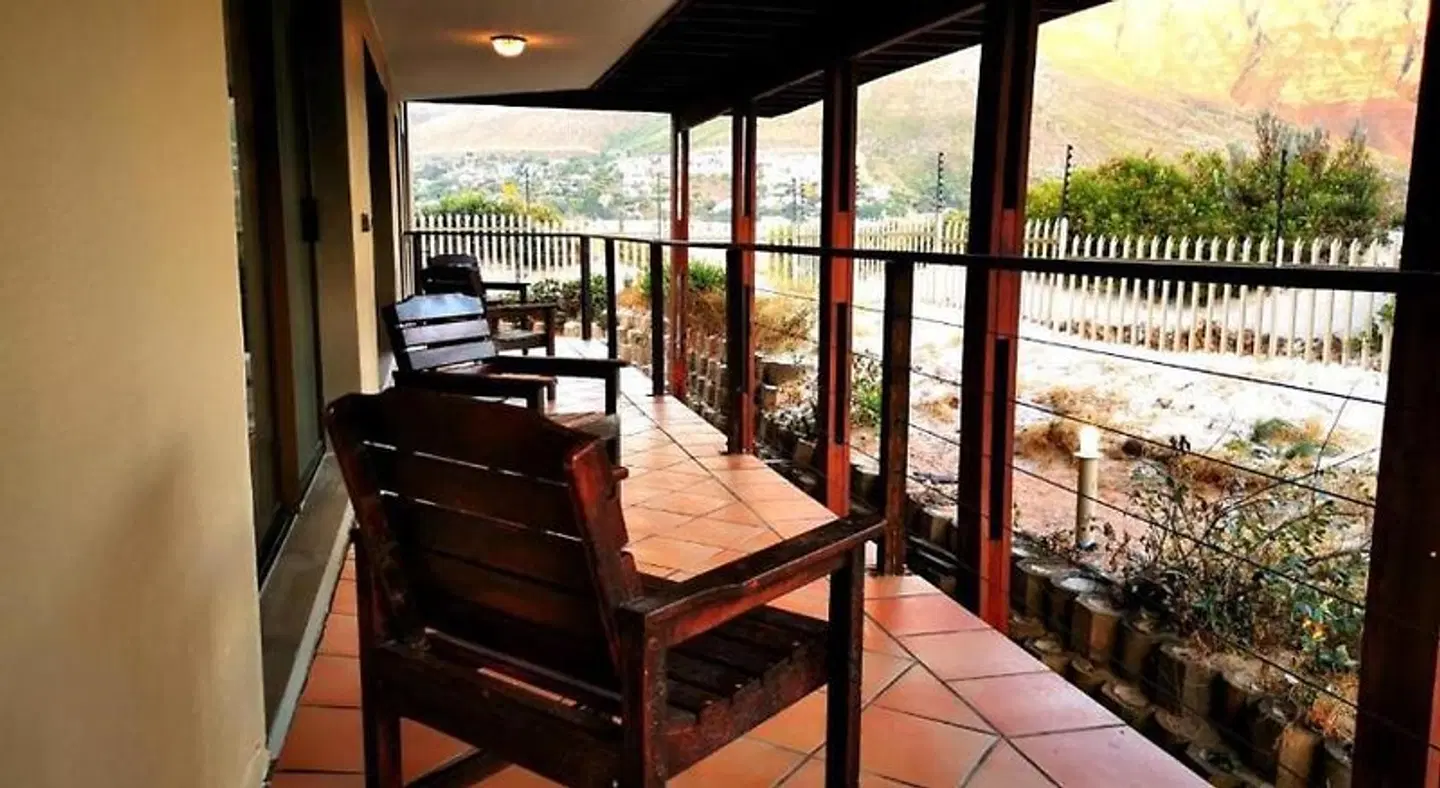 Hout Bay Backpackers ROOM_EXAMPLE