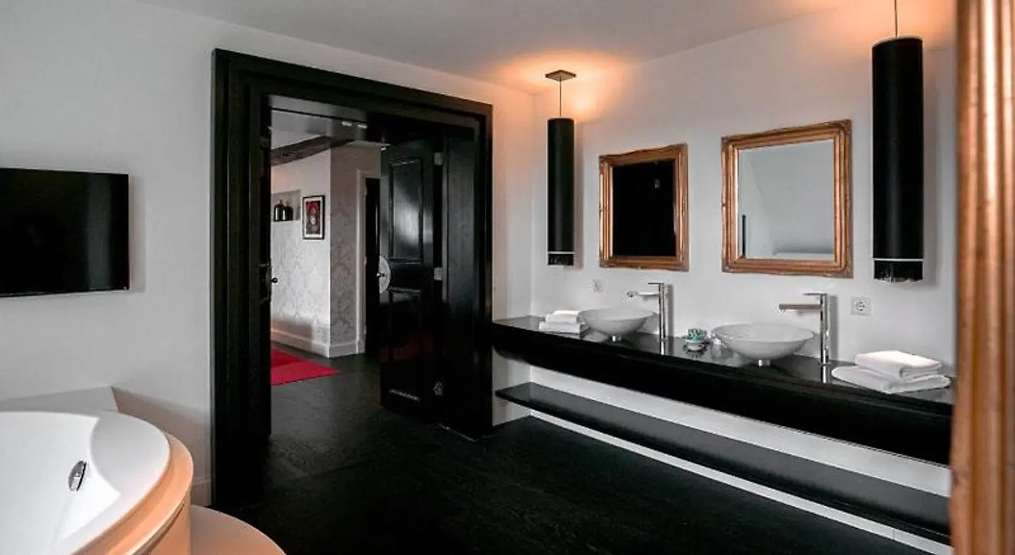 Le Theatre Hotel ROOM_EXAMPLE
