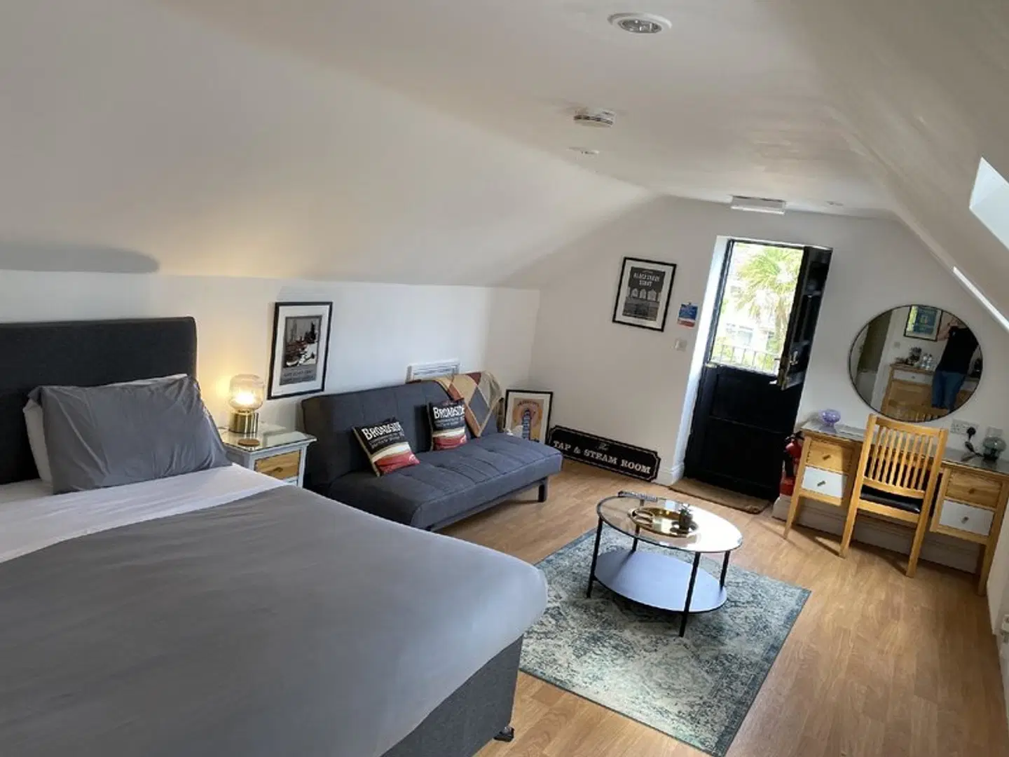 Cherry Tree Pub ROOM_EXAMPLE
