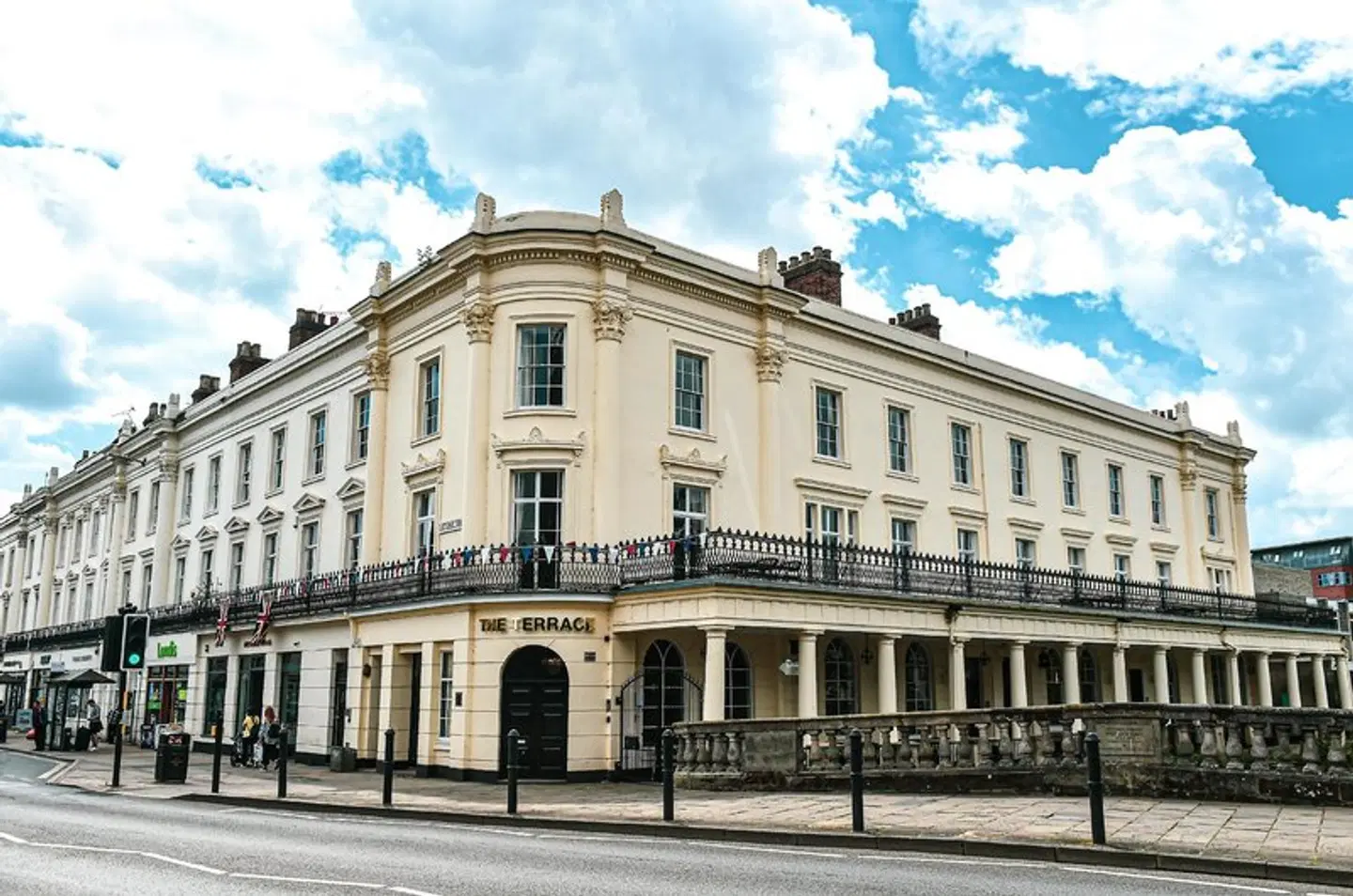 Victoria Colonnade ApartHotel EXTERIOR