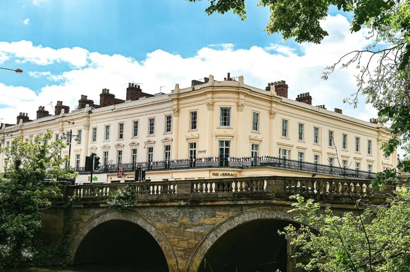 Victoria Colonnade ApartHotel EXTERIOR