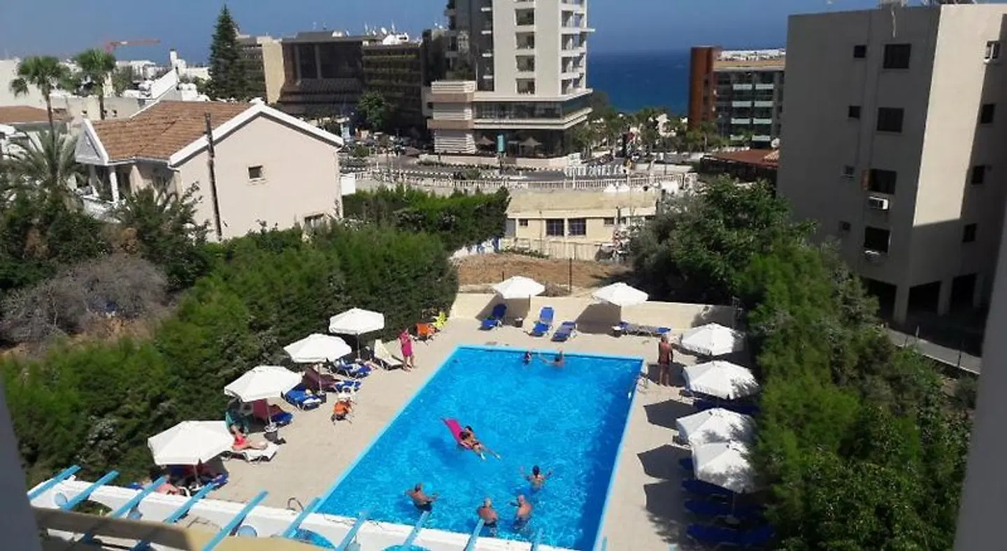 Polyxeni Hotel Apartments OUTDOOR_POOL