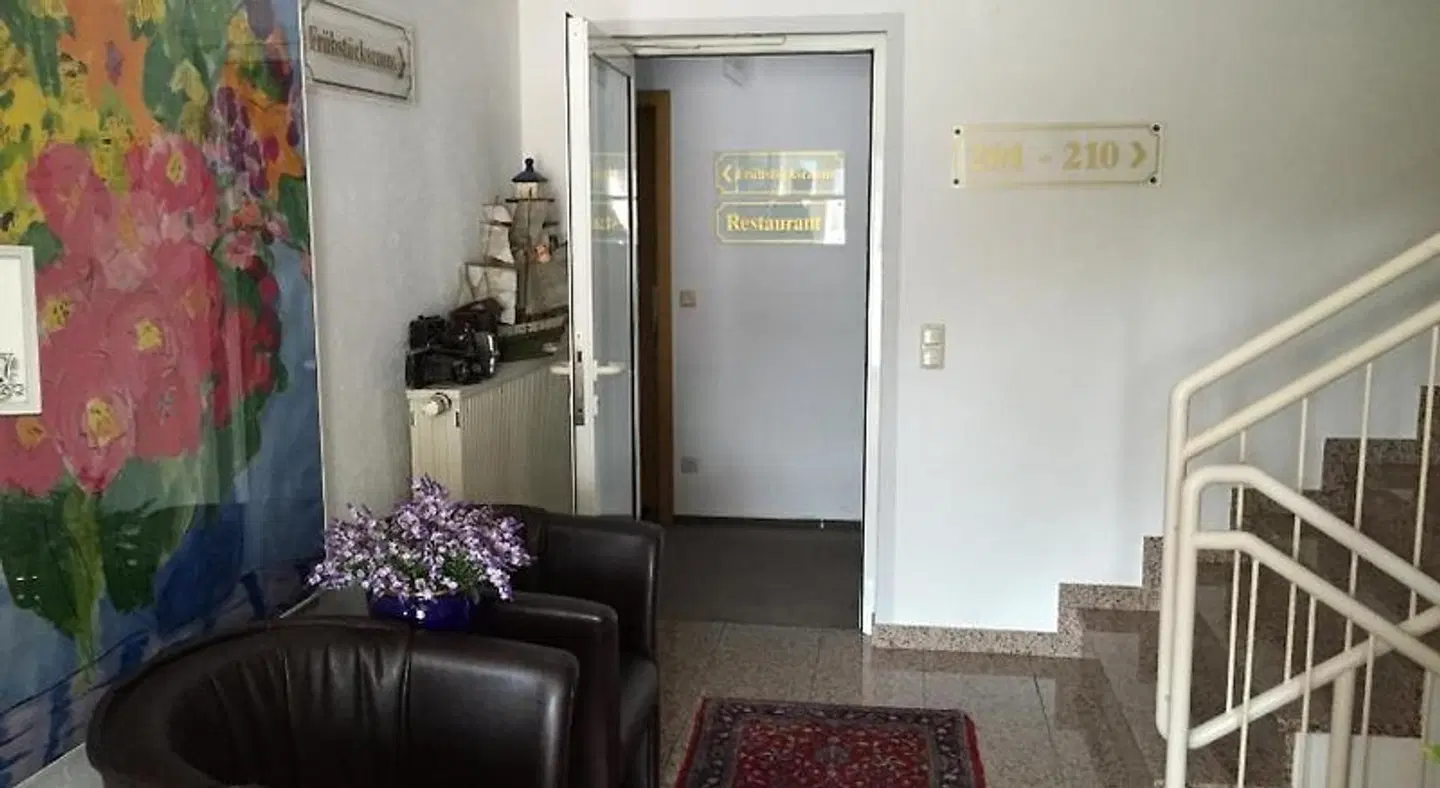 Niebuhr's ROOM_EXAMPLE