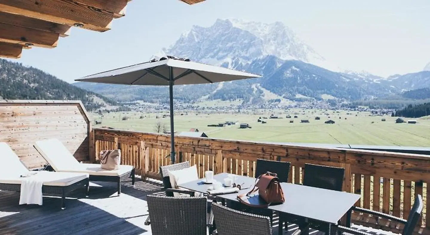 PUR Suites & Chalets Terrasse