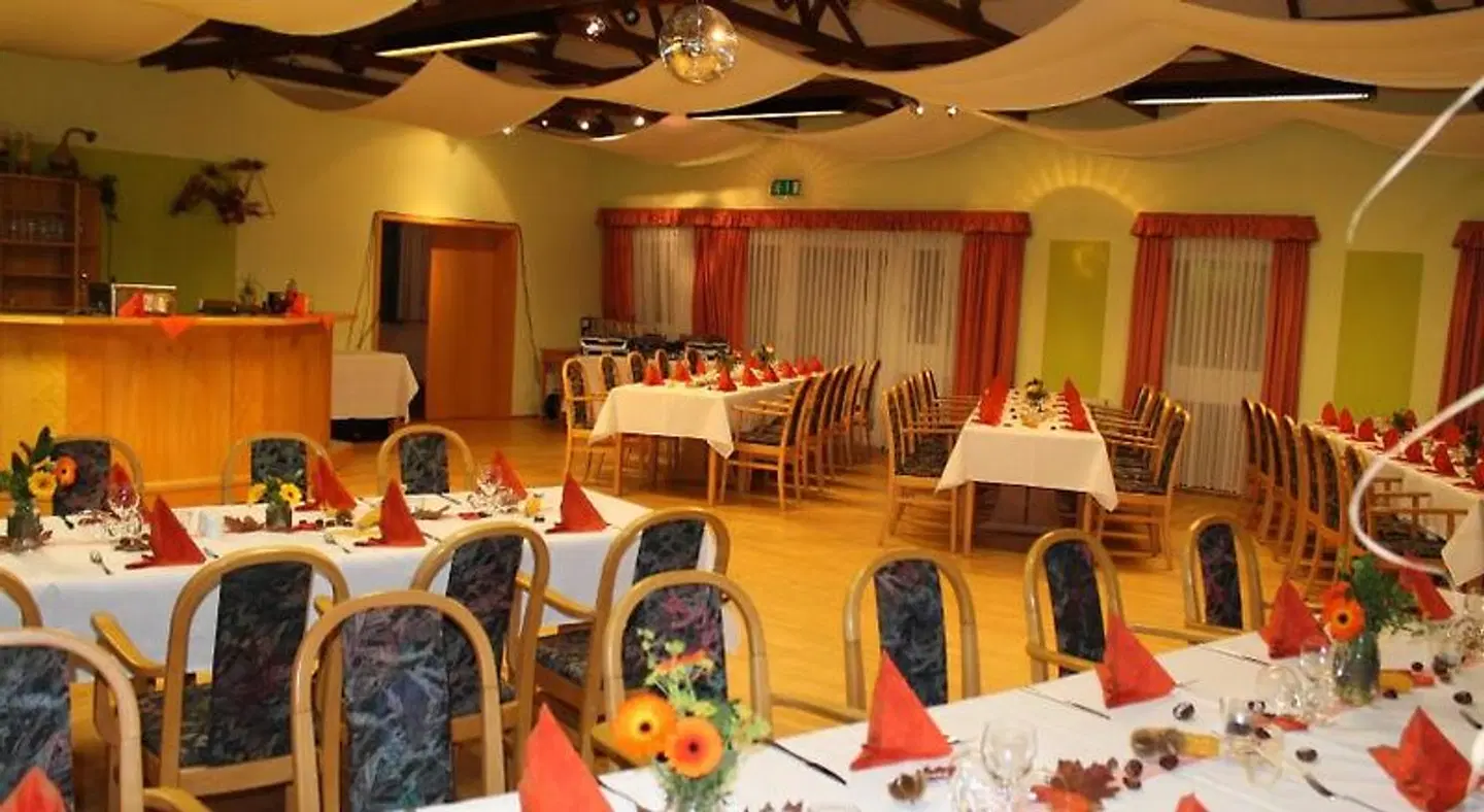 Zum Nicolaner Restaurant