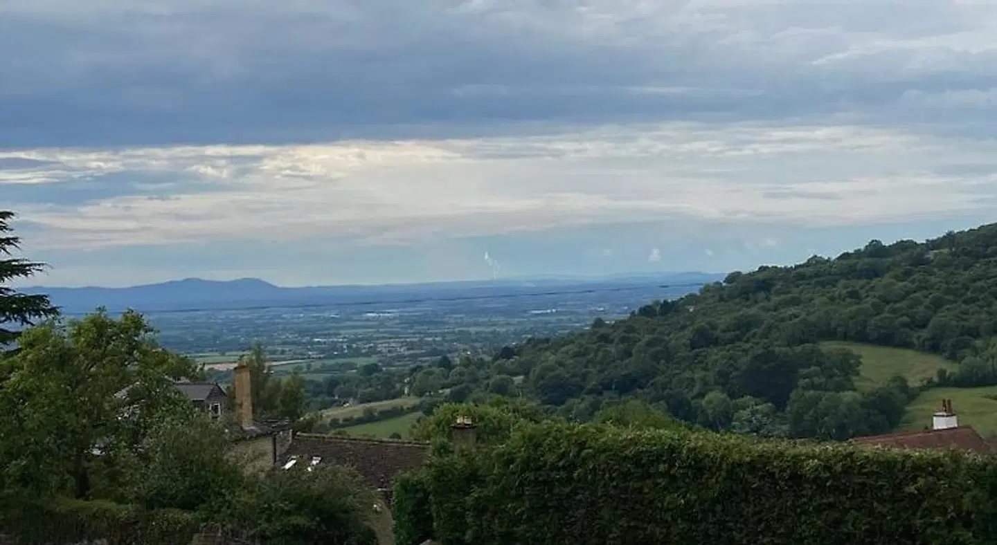 Cleeve Hill House LANDSCAPE