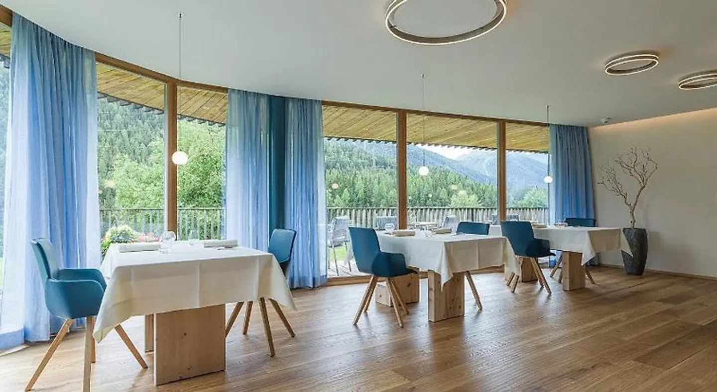 In Lain Hotel Cadonau Restaurant