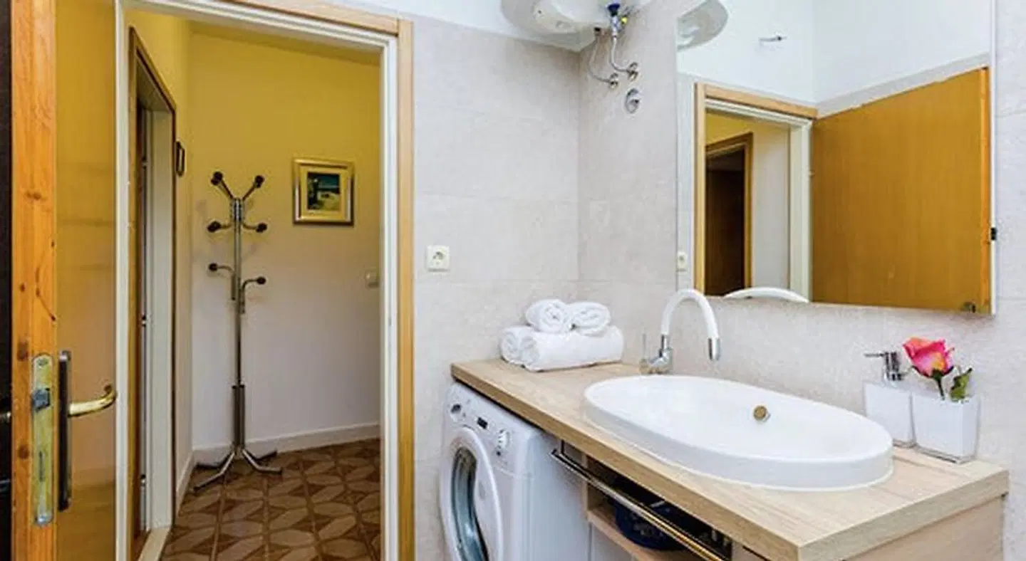 Cavtat Apartments Badezimmer