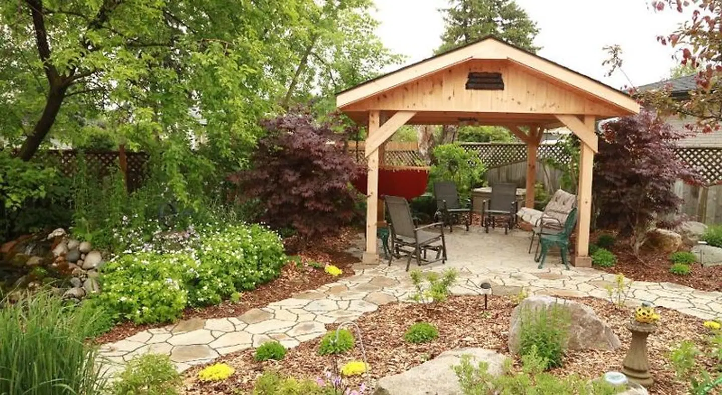 A Garden Stroll Bed & Breakfast EXTERIOR
