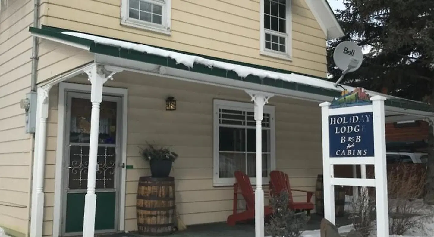 Holiday Lodge Cabins EXTERIOR