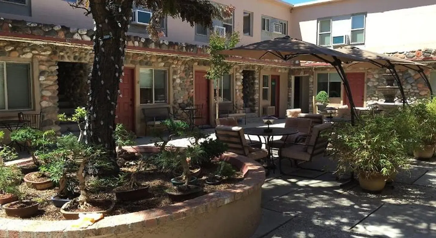 Iron Horse Inn Terrasse