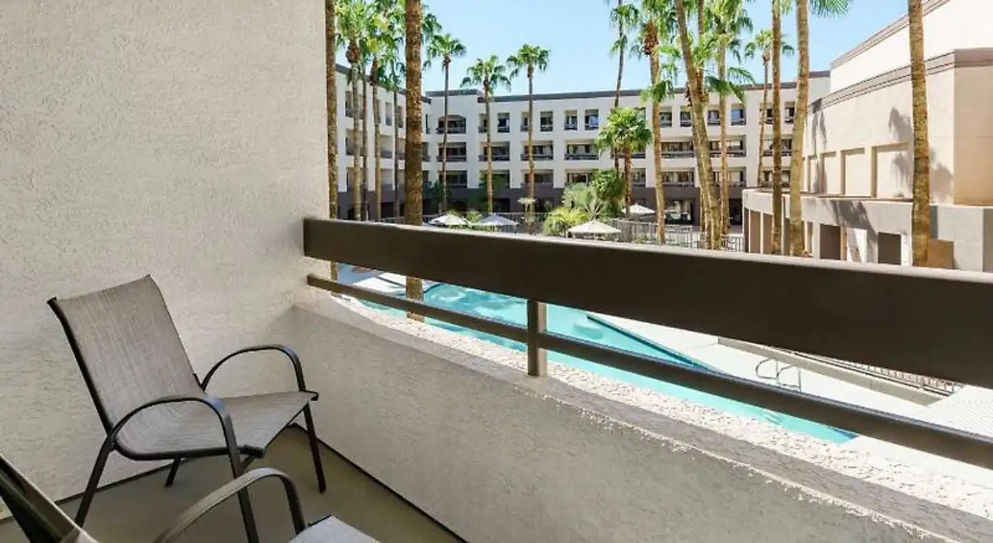 Hilton Phoenix Airport Terrasse