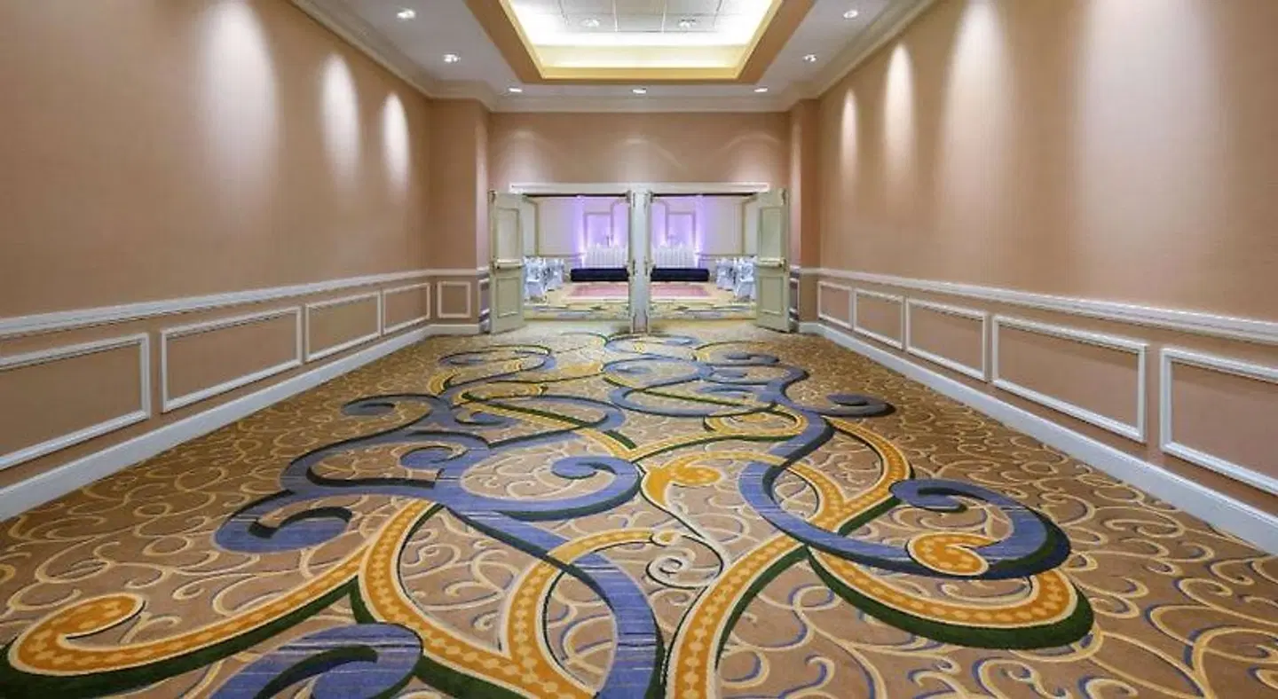 Hilton Indianapolis Hotel & Suites LOUNGE_LOBBY