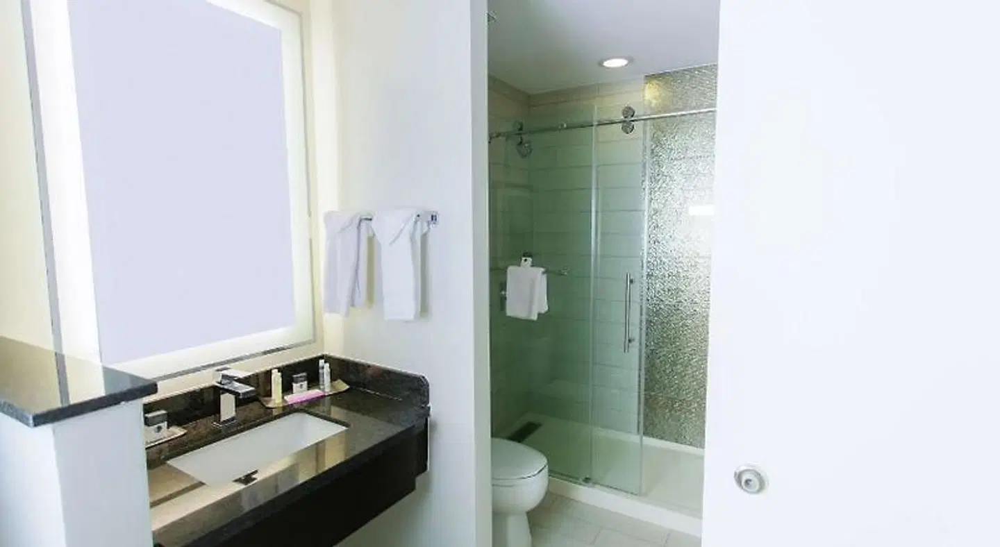 DoubleTree by Hilton Hotel Savannah Historic District Badezimmer