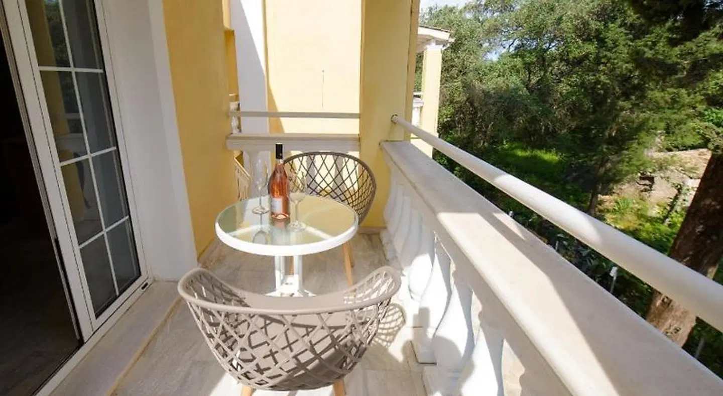 Saint Spiridon Hotel Badezimmer