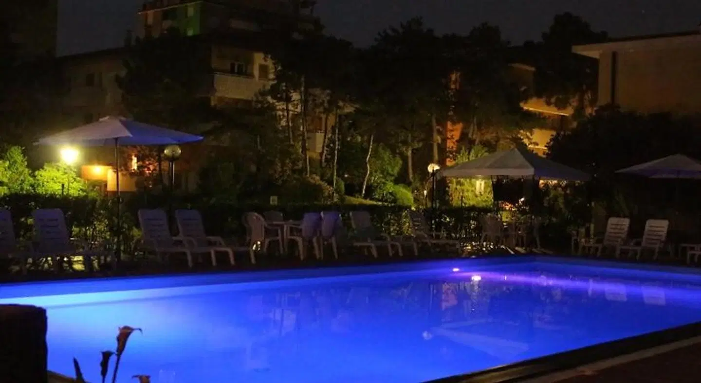 Eden OUTDOOR_POOL