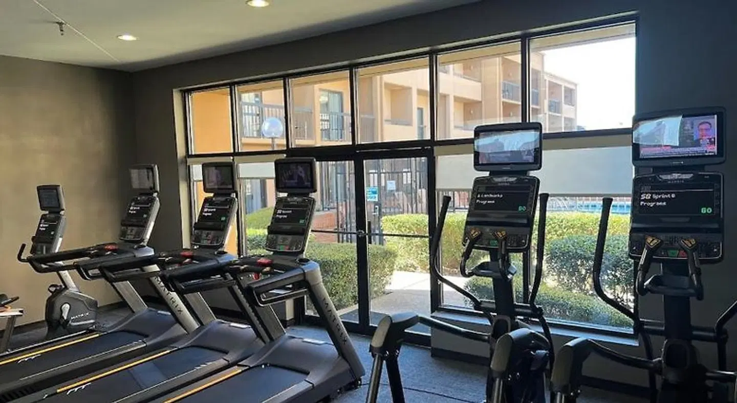Courtyard by Marriott Dallas Northwest SPORTS_AND_LEISURE