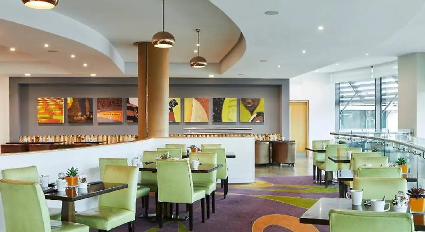Marriott Twickenham Bar