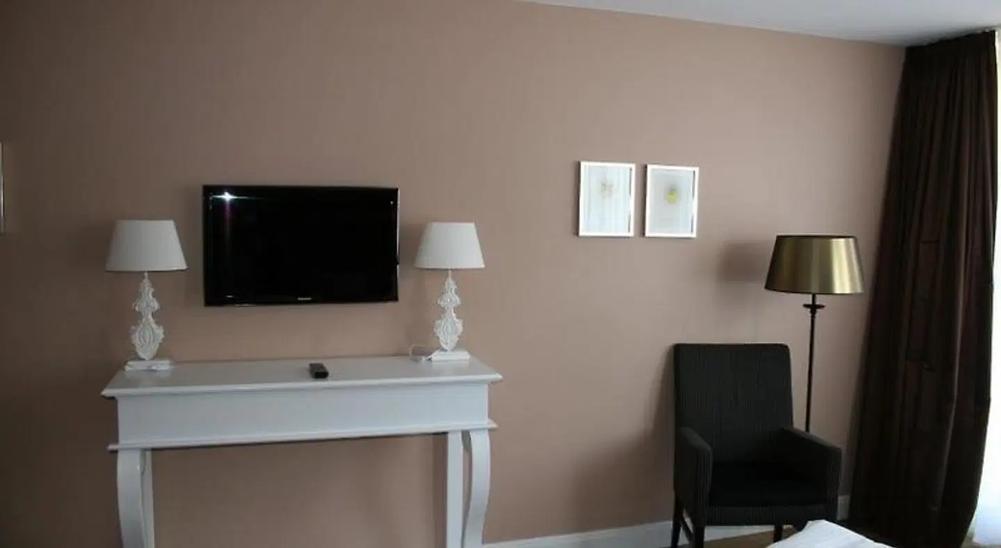 Engel ROOM_EXAMPLE