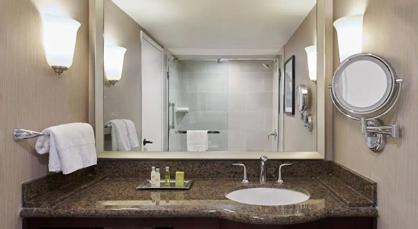 DoubleTree by Hilton Salt Lake City Airport Badezimmer