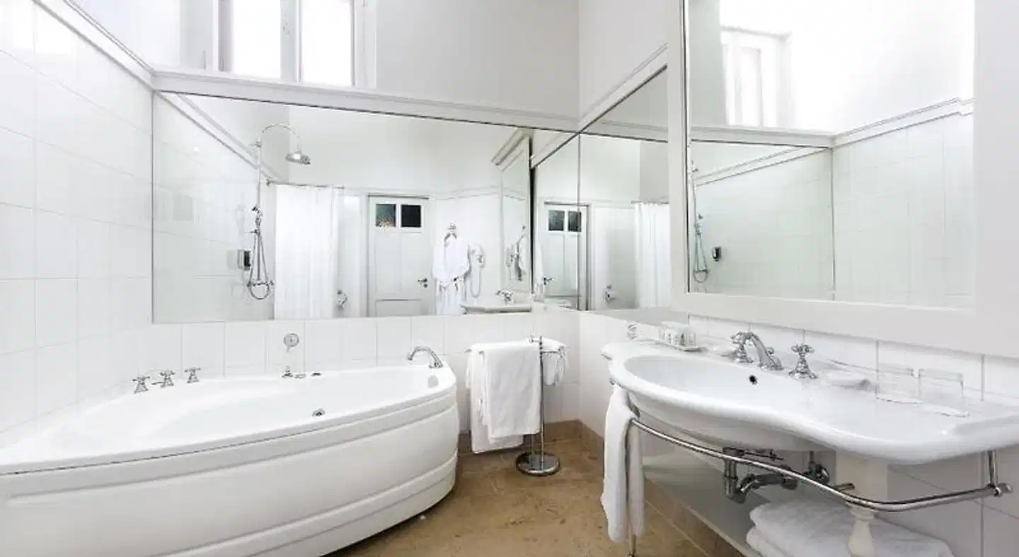 Ammende Villa Hotel & Restaurant Badezimmer