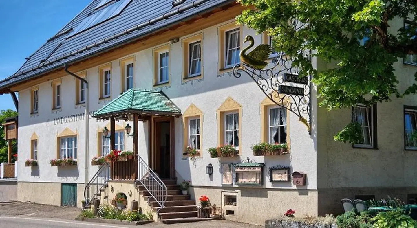 Schwanen EXTERIOR