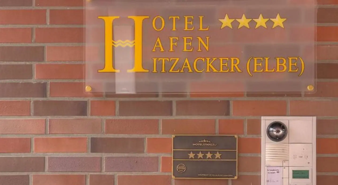 Hafen (Elbe) EXTERIOR
