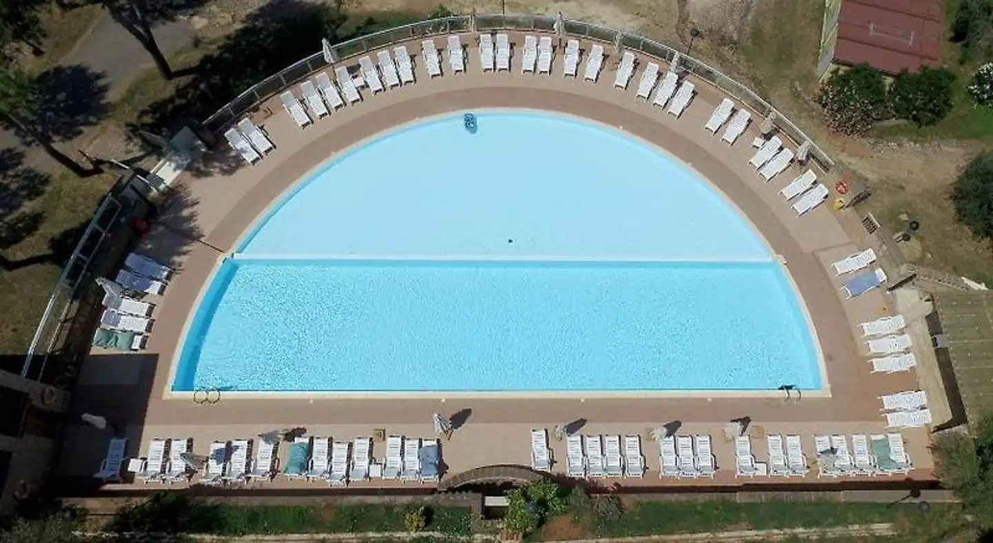 Il Borgo Centro Vacanze Pool