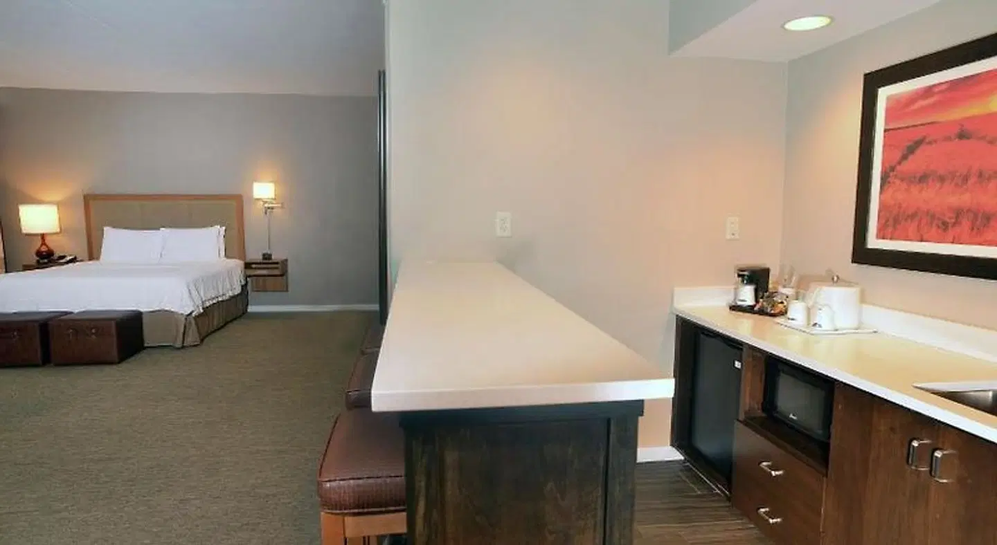 Hampton Inn Springfield-Southeast ROOM_EXAMPLE