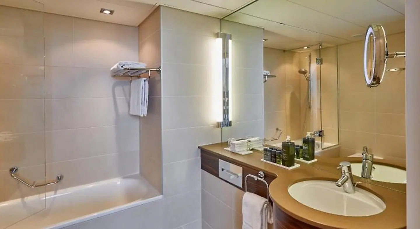 H4 Hotel Solothurn Badezimmer