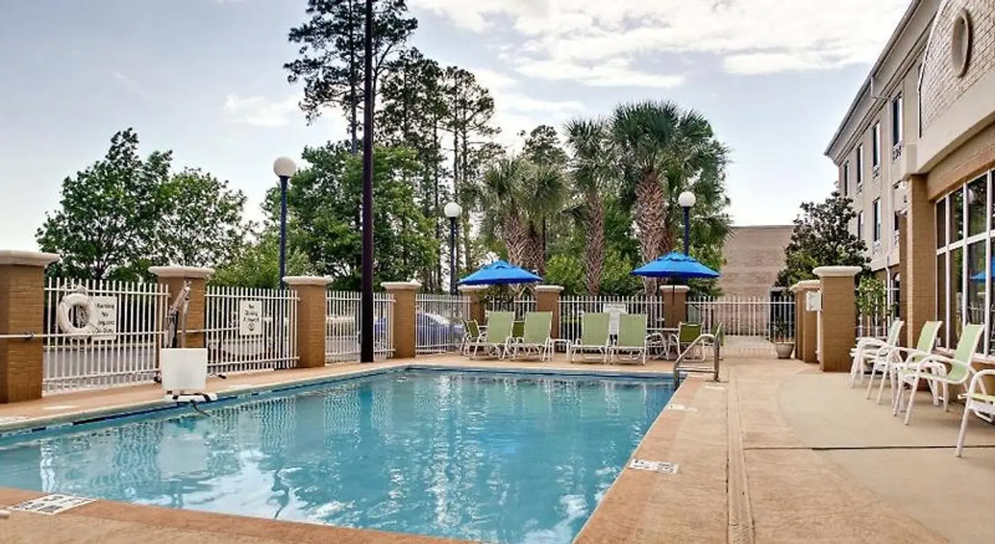 Holiday Inn Express & Suites Jacksonville South - I-295 by IHG OUTDOOR_POOL