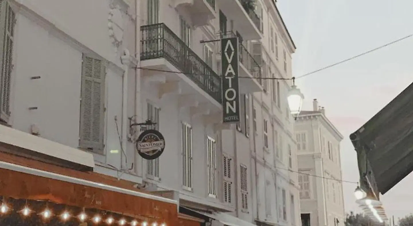 Hôtel Avaton Badezimmer