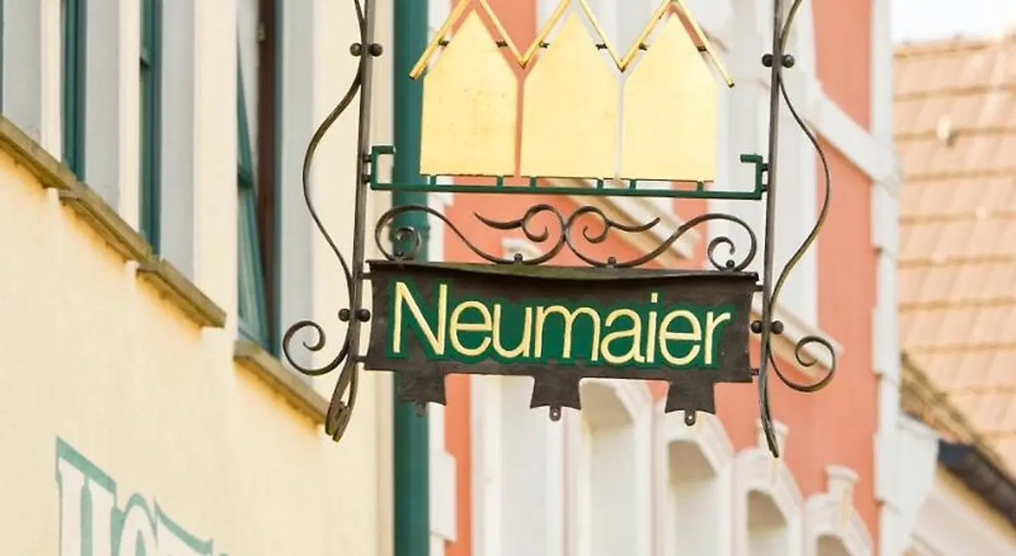 Neumaier EXTERIOR
