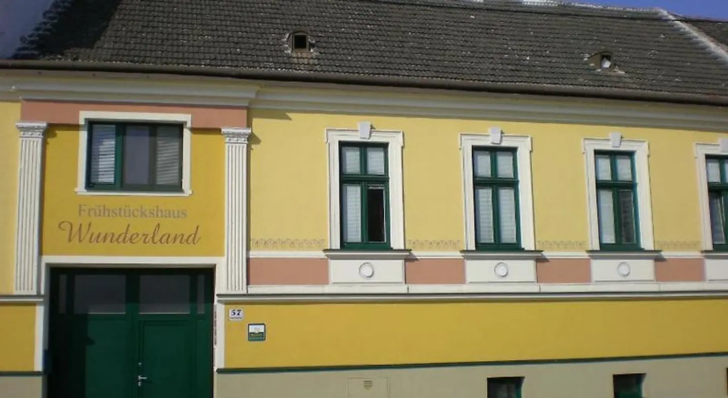 Wunderland EXTERIOR