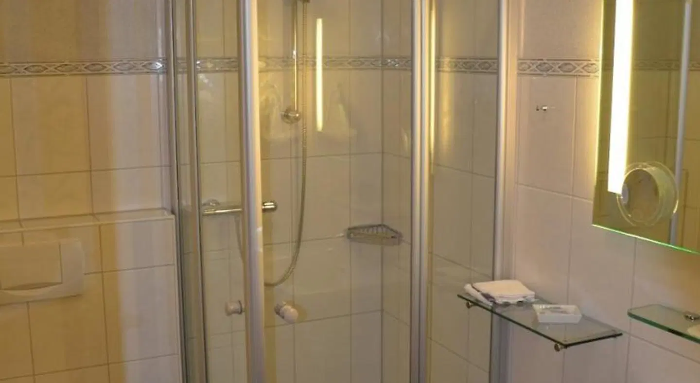Gasthof Grofe Badezimmer