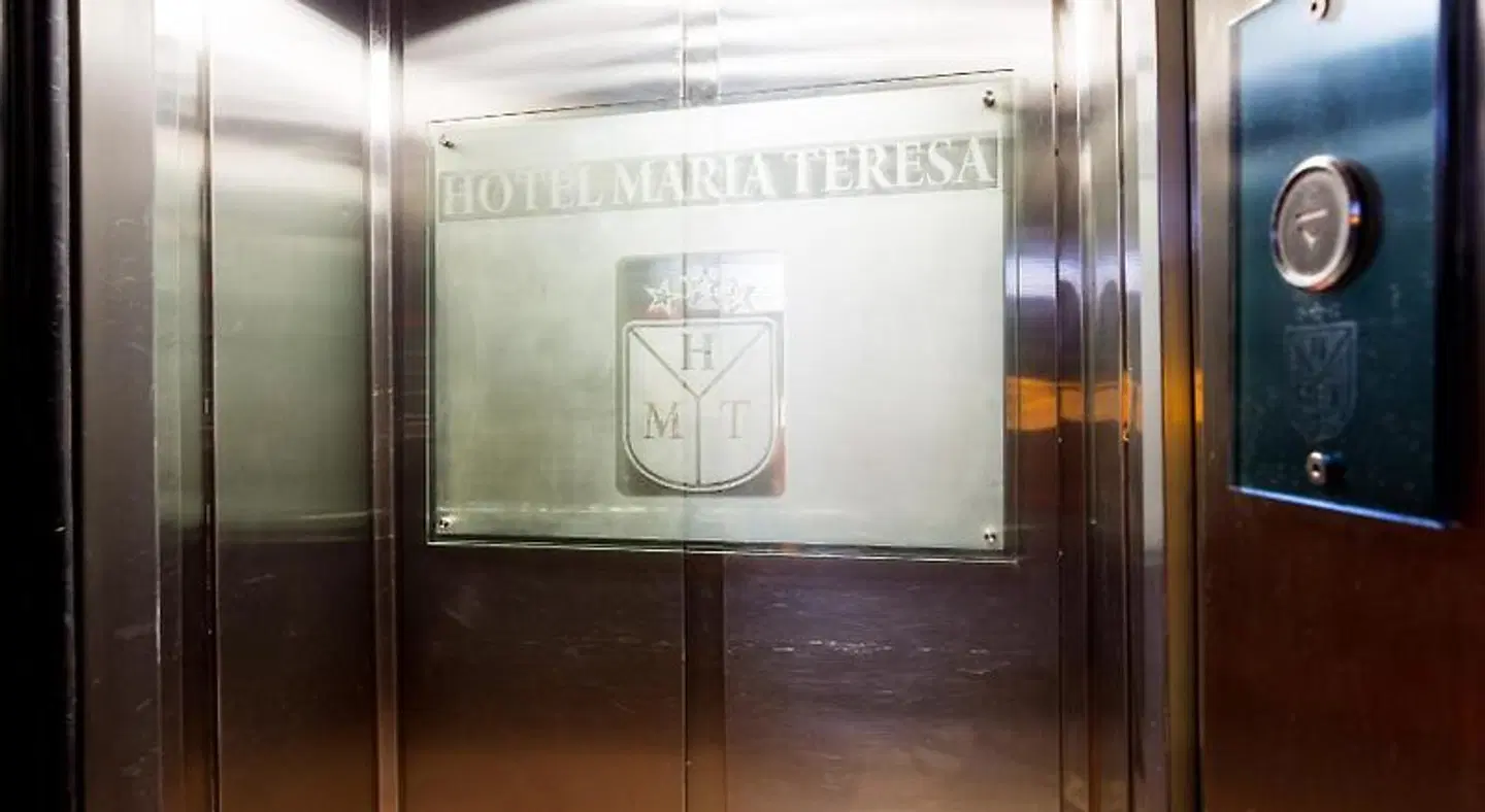 María Teresa ROOM_EXAMPLE