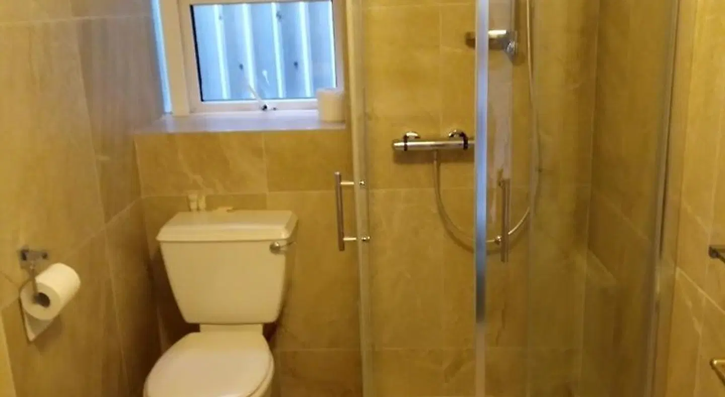 The Anchorage Guest House Badezimmer