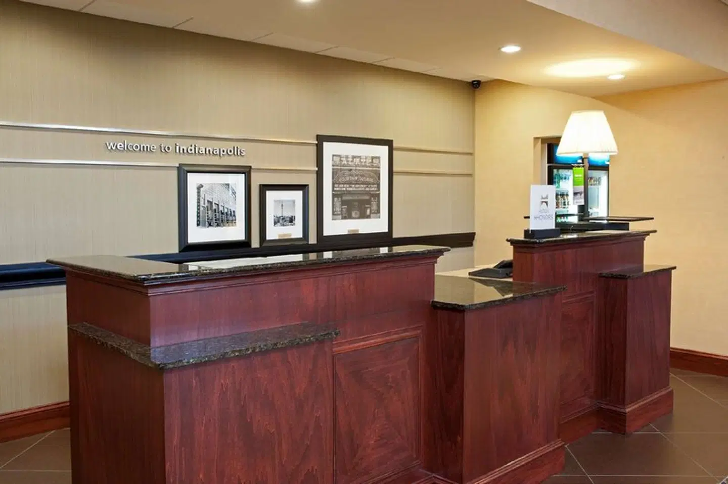 Hampton Inn & Suites Indianapolis-Airport LOUNGE_LOBBY