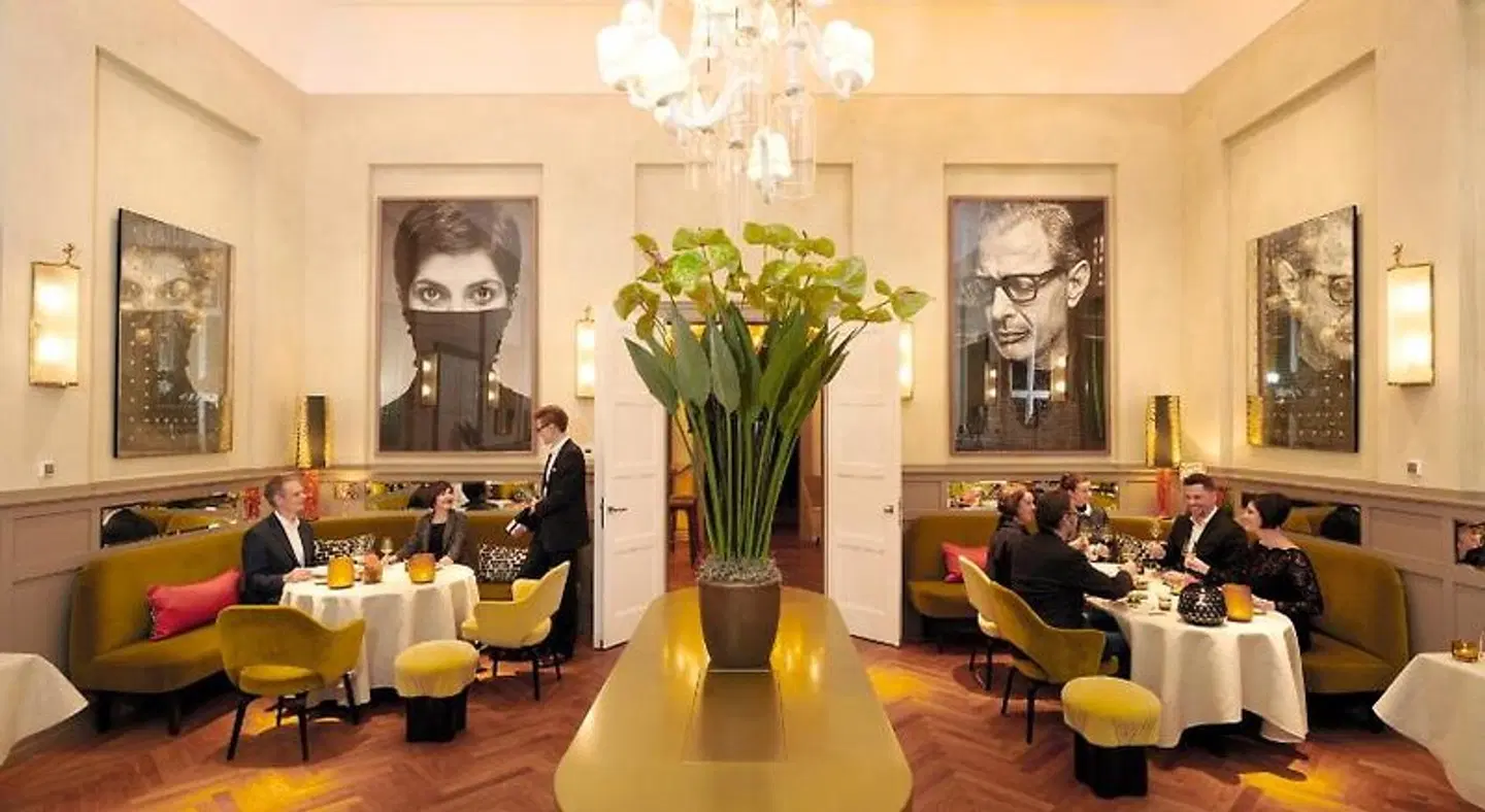 La Maison Hotel Bar
