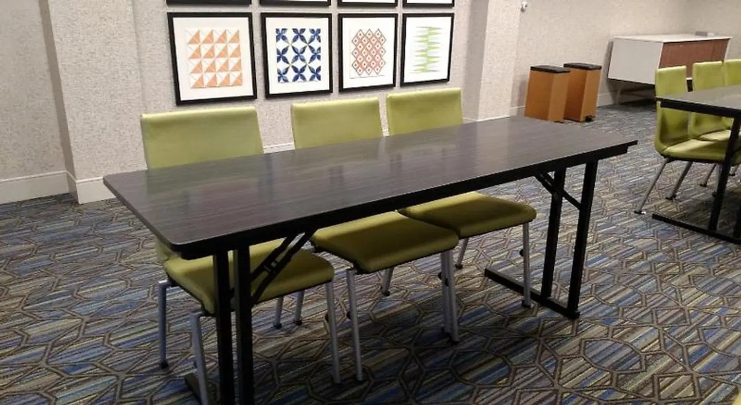 Holiday Inn Express & Suites Tempe by IHG ROOM_EXAMPLE