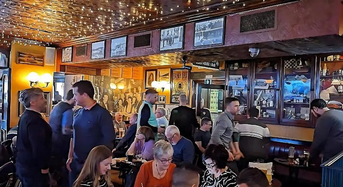 Bugler Doyles Bar & Townhouse PEOPLE