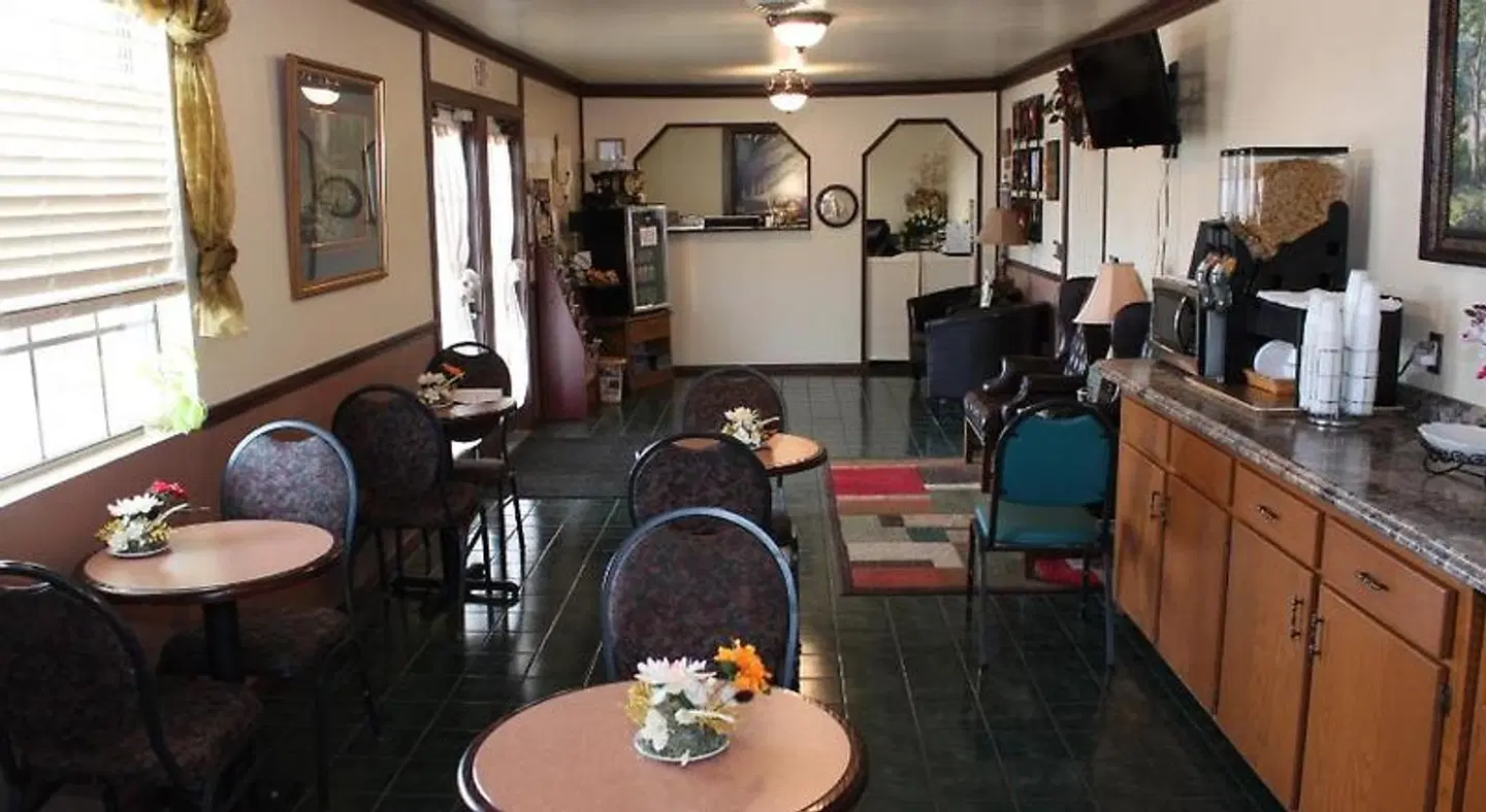 The Regency Inn Eureka Springs Bar