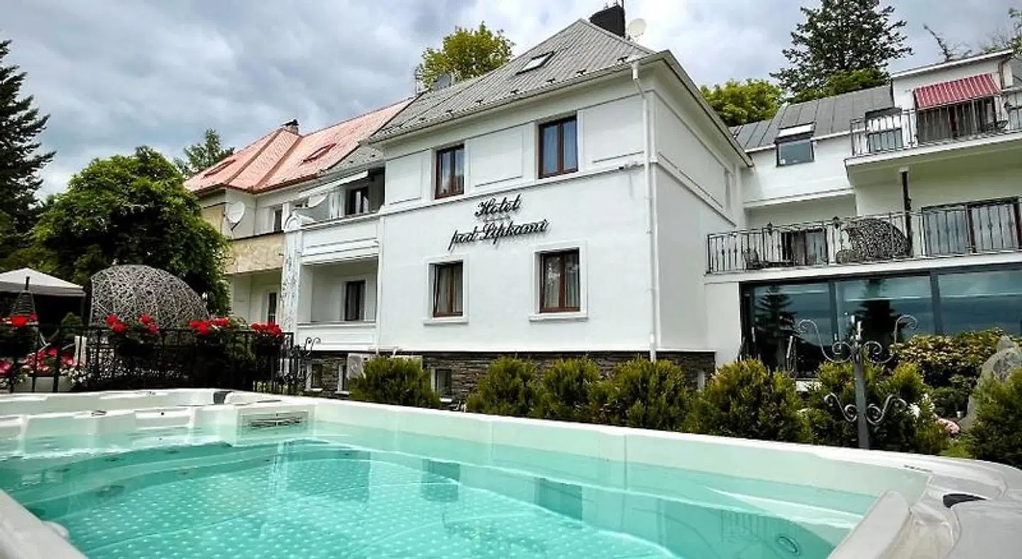Wellness & SPA boutique Hotel pod lipkami Prague EXTERIOR