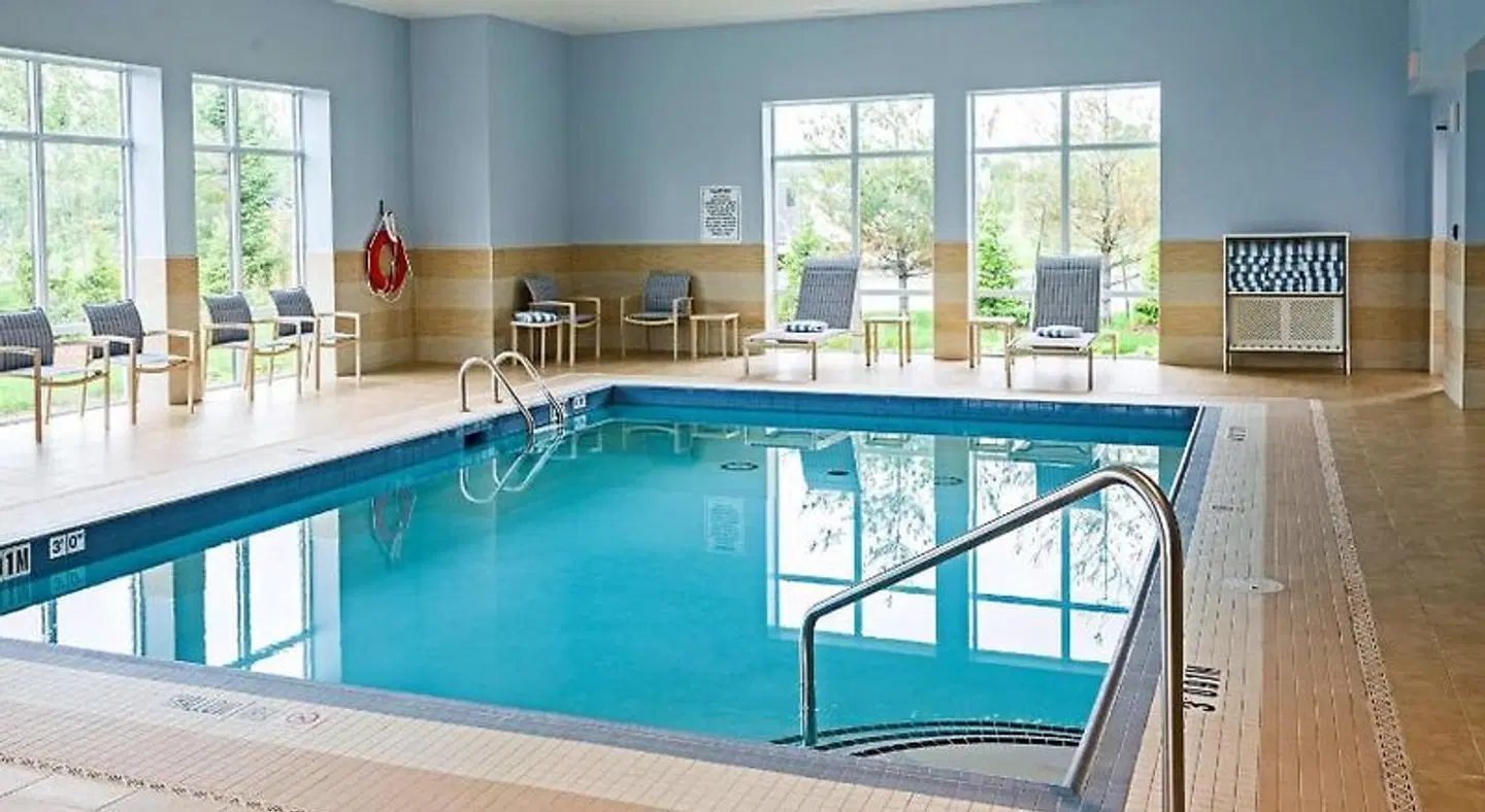 Hampton Inn by Hilton Ottawa Airport Hallenbad