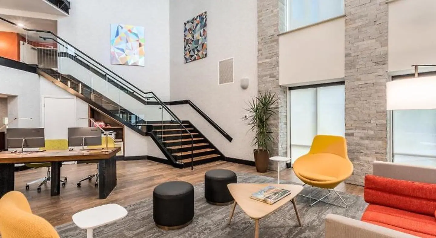 Holiday Inn Columbus by IHG LOUNGE_LOBBY