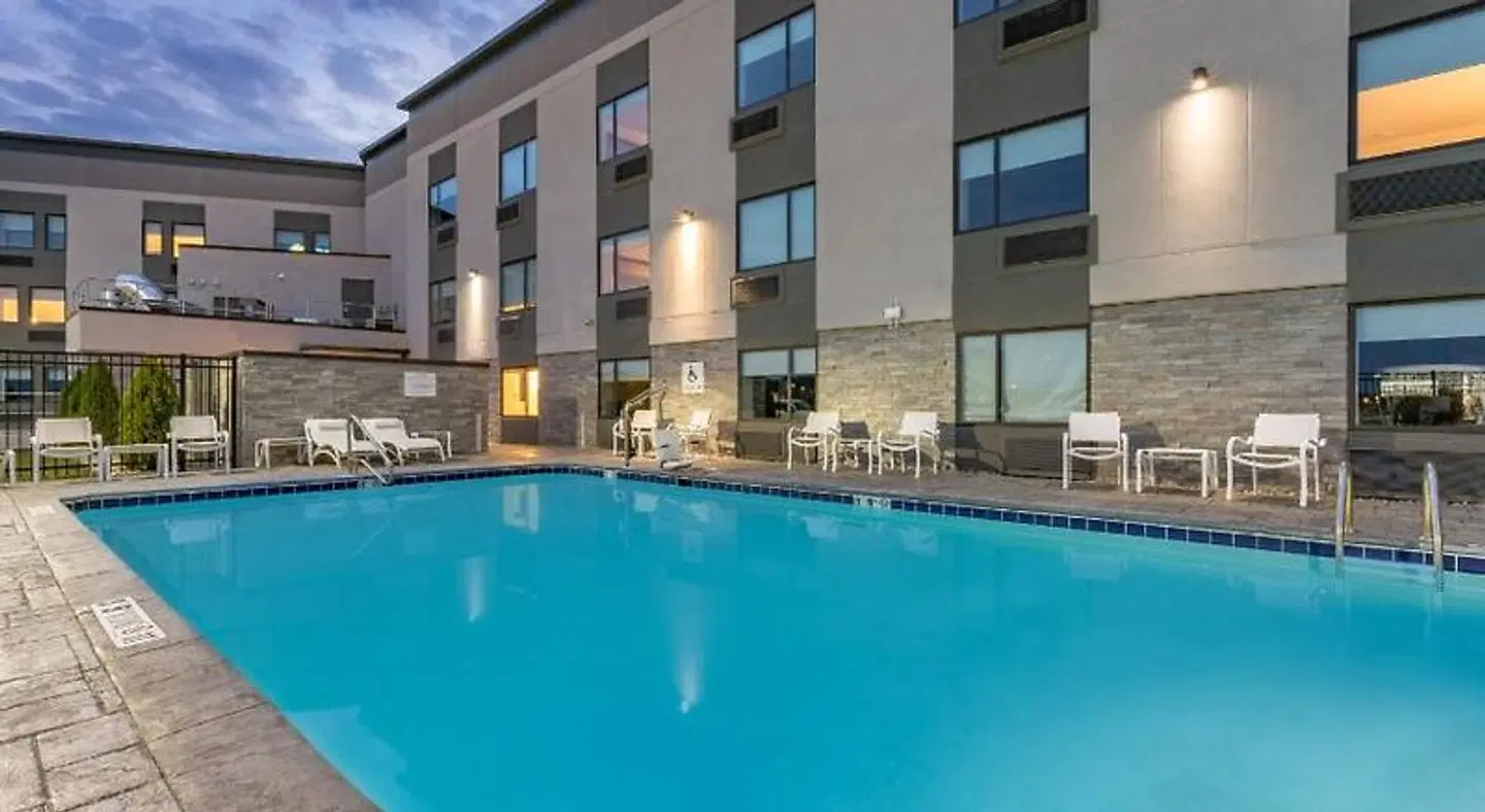 Holiday Inn Columbus by IHG OUTDOOR_POOL