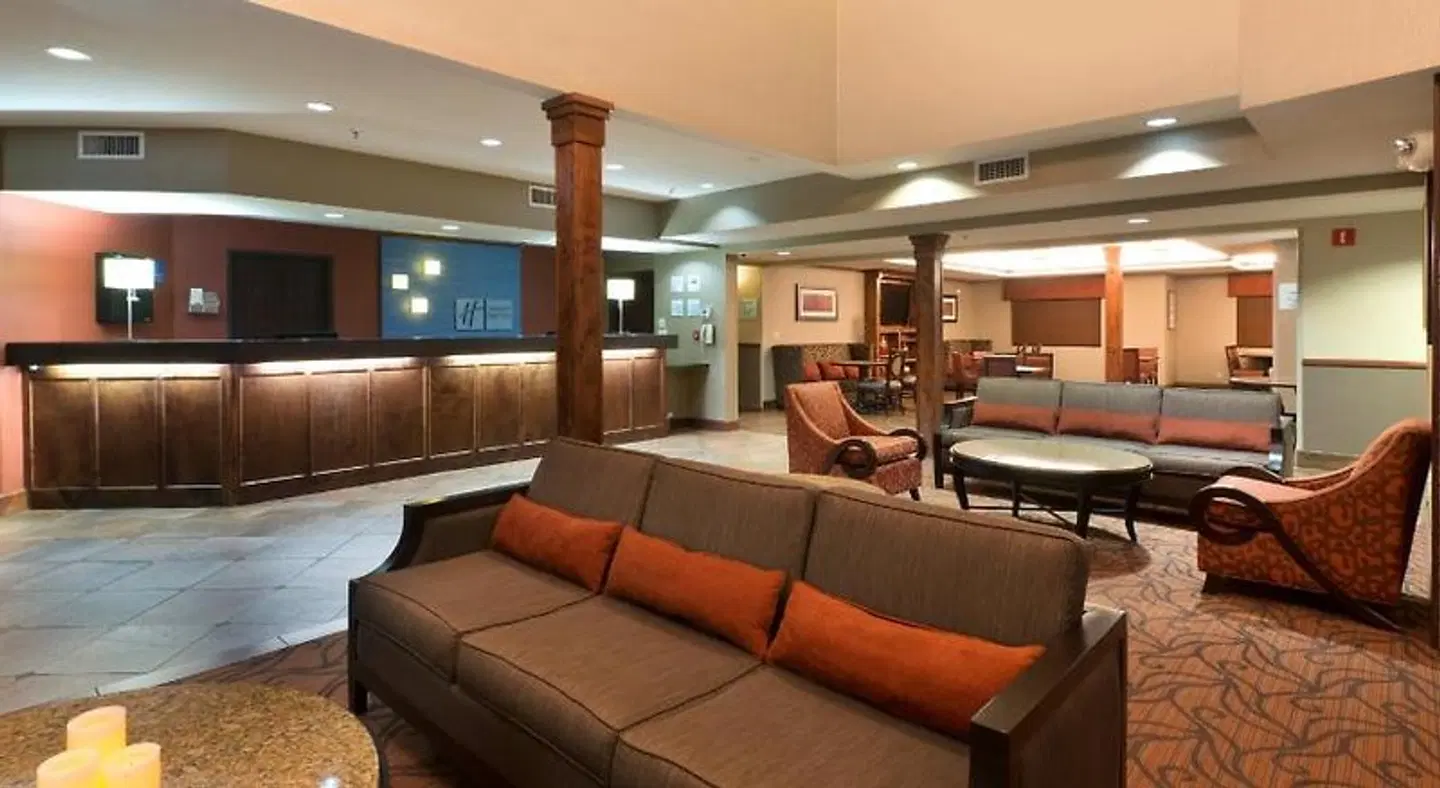 Holiday Inn Express Show Low by IHG LOUNGE_LOBBY