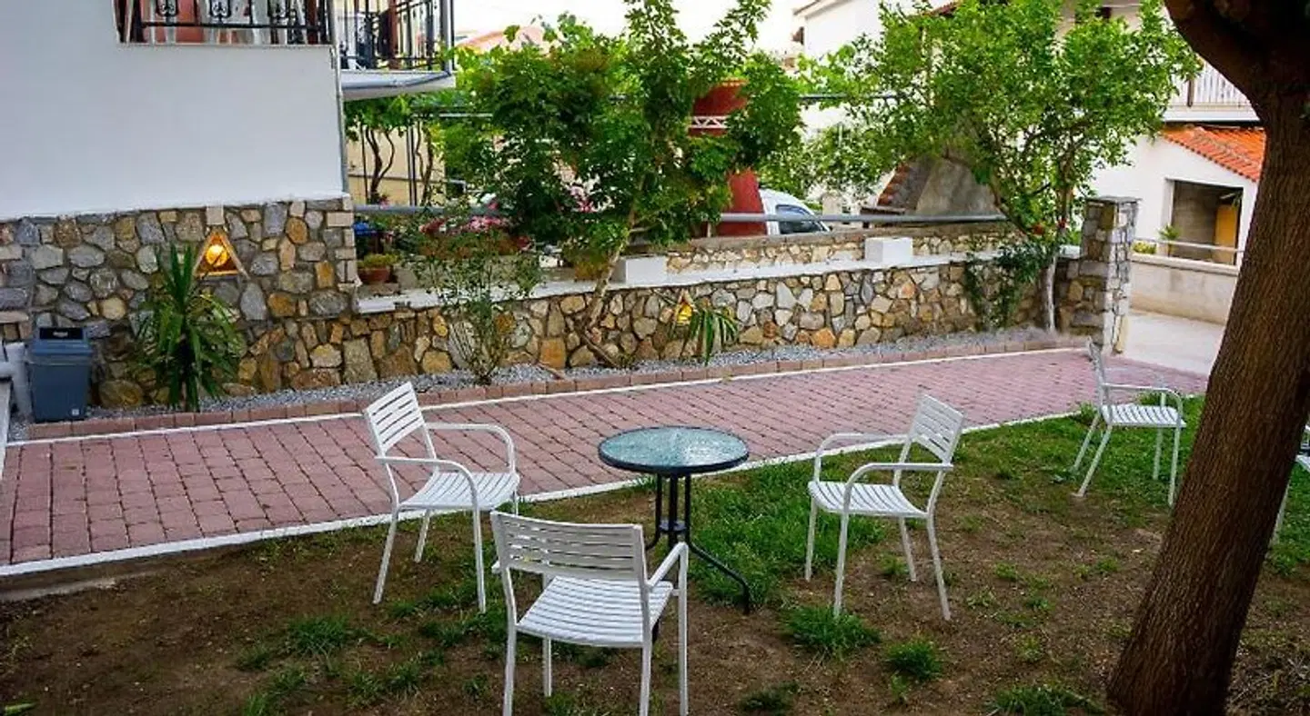 ACT ART SKIATHOS Terrasse